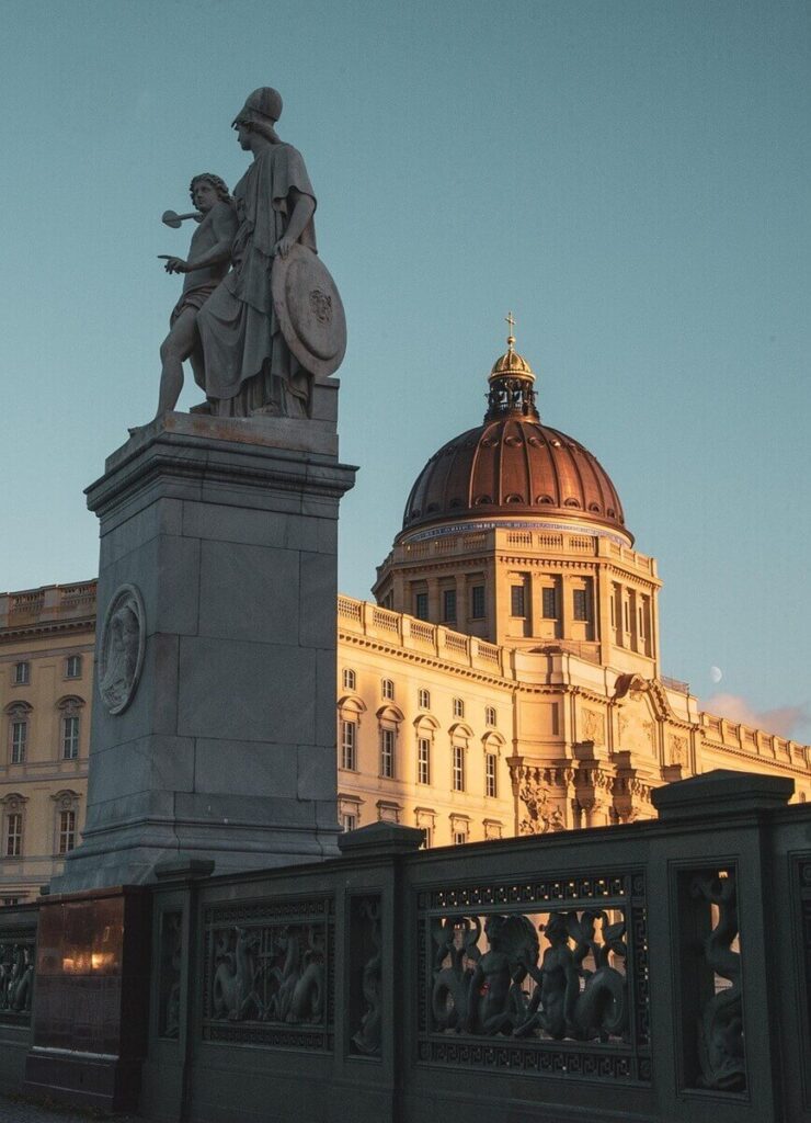 ベルリン宮殿を再建したフンボルト・フォーラムの外観