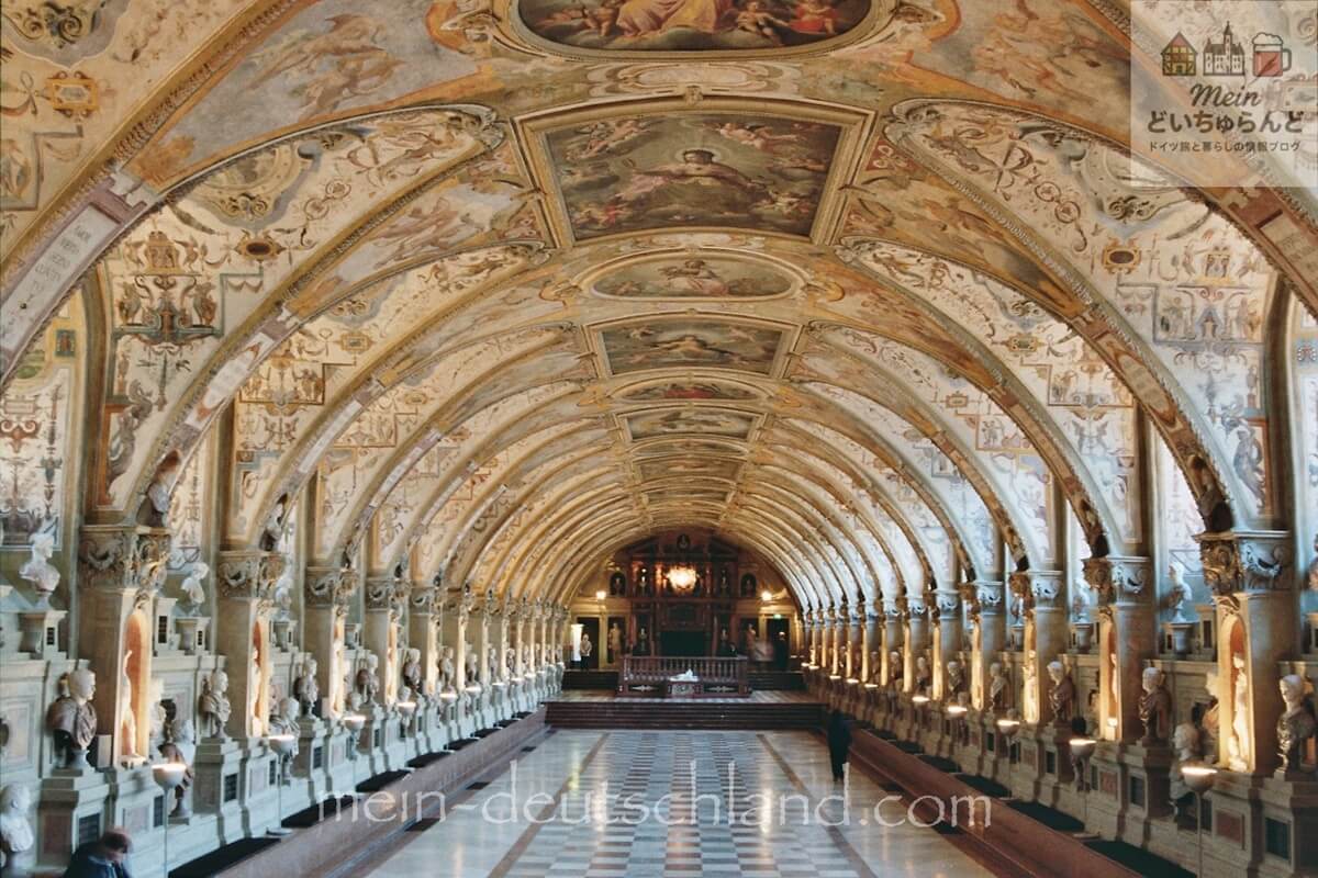 ミュンヘンのレジデンツ宮殿・アンティクヴァリウムの内部装飾