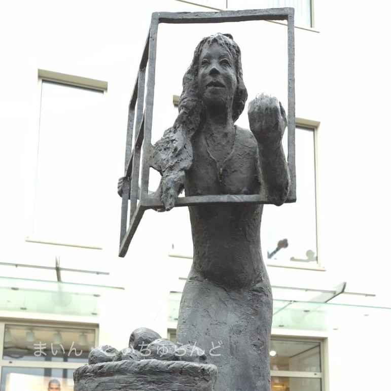 ハーナウ メルヘンの小道 白雪姫の像