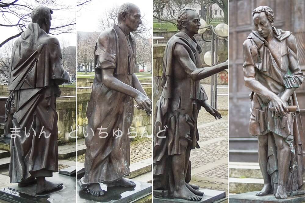 ハノーファーのゲッティンゲン七教授記念碑 門の中の４人