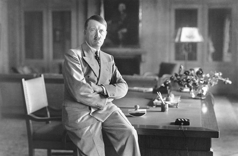 1934年のアドルフ・ヒトラー