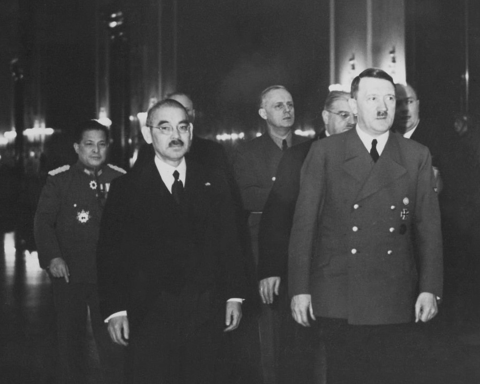 1941年、ベルリンで会談するアドルフ・ヒトラーと松岡洋右