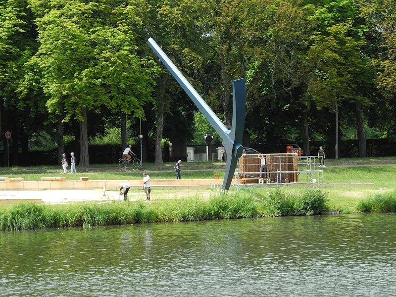 カッセル カールスアウエ公園内に残るdocumentaの作品